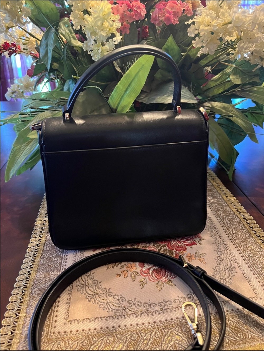 Kate Spade New York Reegan Small Top Handle Crossbody - Picture 2 of 2